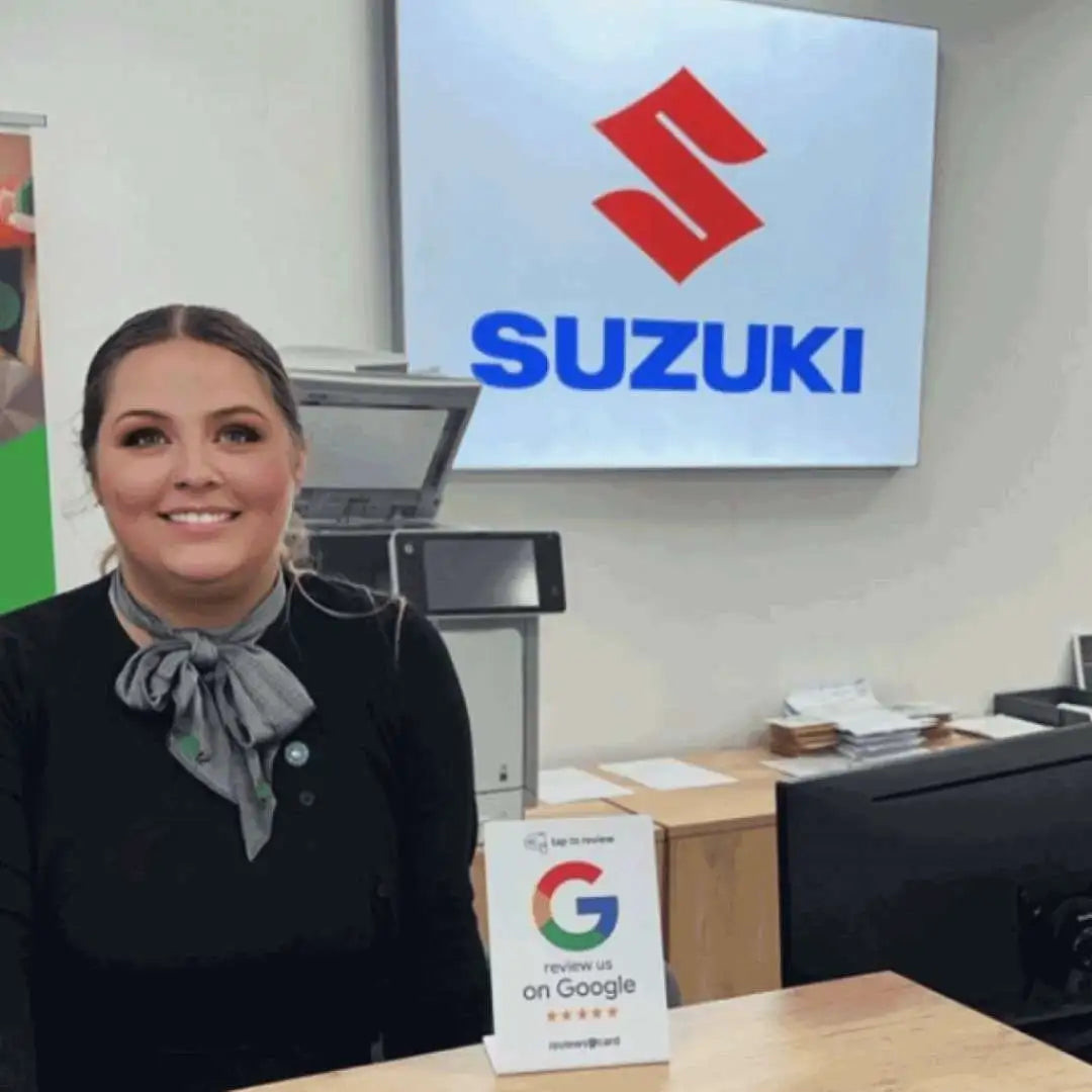 Espositore Google Review installato alla reception